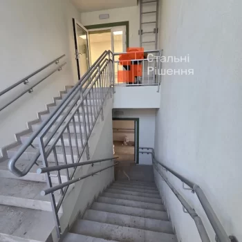 перила та поручні метал фото